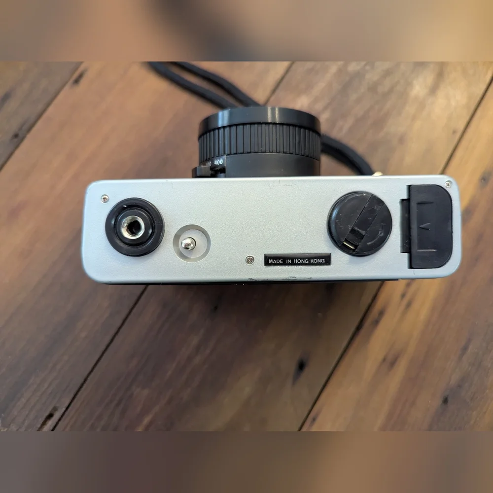 Vintage Woca 35 mm Camera - Optical Lens, Case Included -Black & Silver Untested